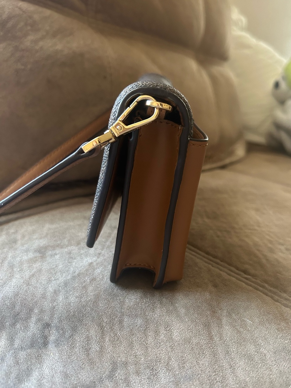 Michael Kors | Jet Set | Charm | Small Phone | Crossbody - Picture 2 of 16